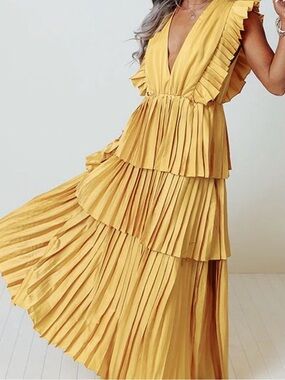 Strut & Bolt Pleated Layered Ruffle Dress M